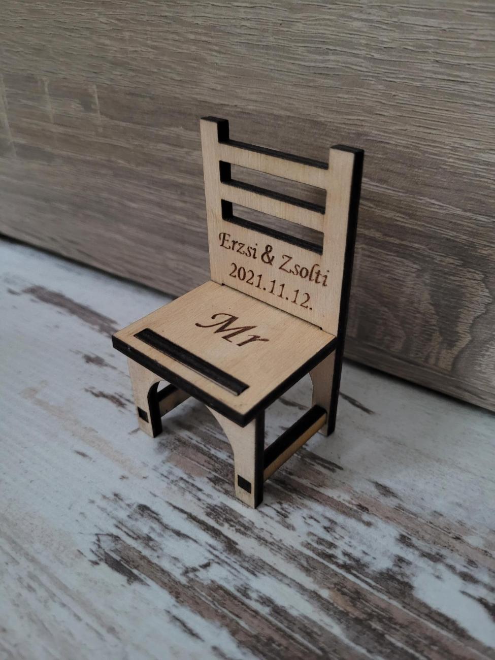 Kisszék köszönetajándék - ültetőkártya - Név nélkül