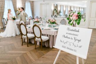 Kalligrafikus táblák, dekorációs tárgyak és esküvői kellékek – A Kredenc dekor hangulatos boltjában mindent megtalálsz, ami a nagy napod dekorációjához kellhet