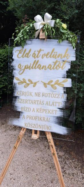 Kalligrafikus plexi táblák