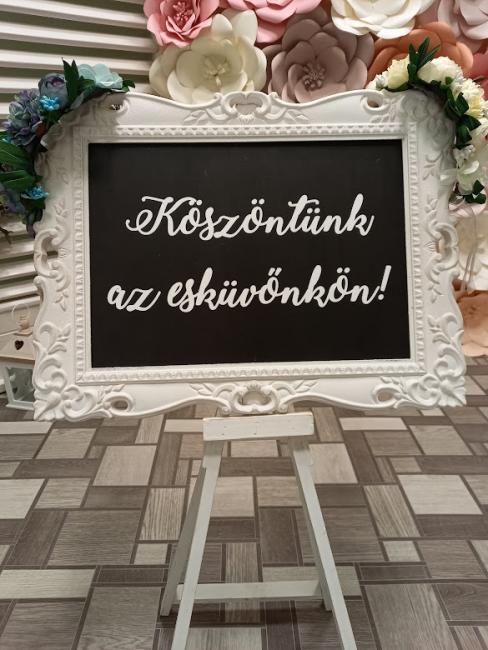 Köszöntő tábla