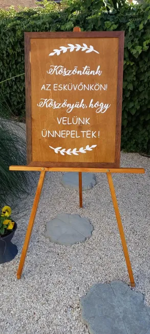 Üdvözlő tábla